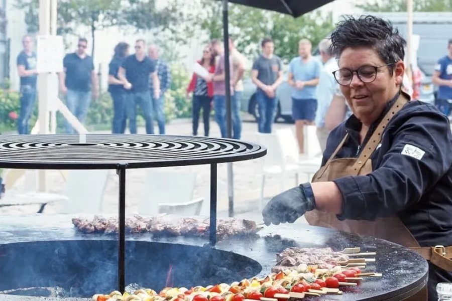 Big green egg barbecue aan huis met BBQ chef kok op locatie